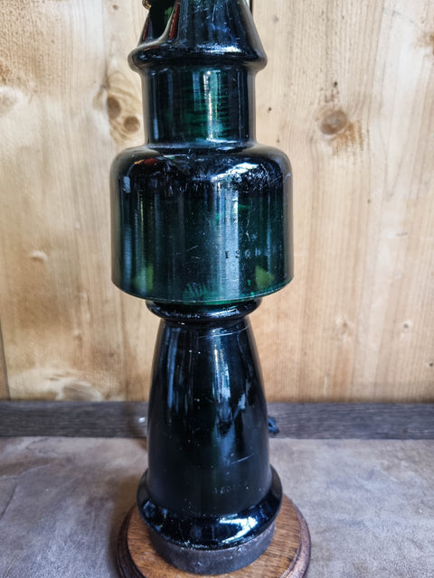 Lampe isolateurs foncés